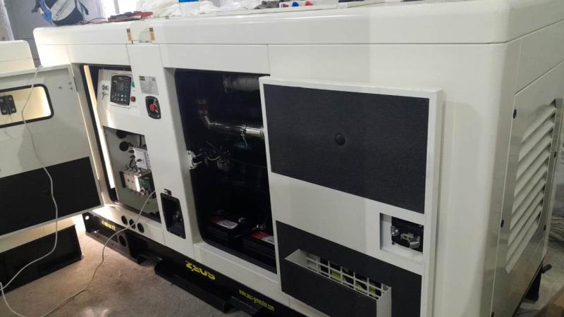 Дизельный генератор Zeus AD50-T400R для частного дома