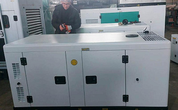 Дизельный генератор Wecan 40S на 30 кВт в кожухе для стоматологической клиники