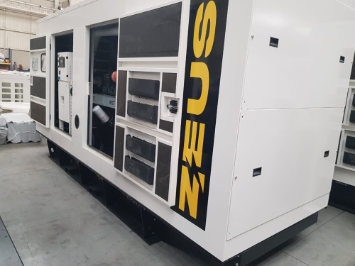 Дизельный генератор ZEUS AD320-T400B в кожухе с АВР